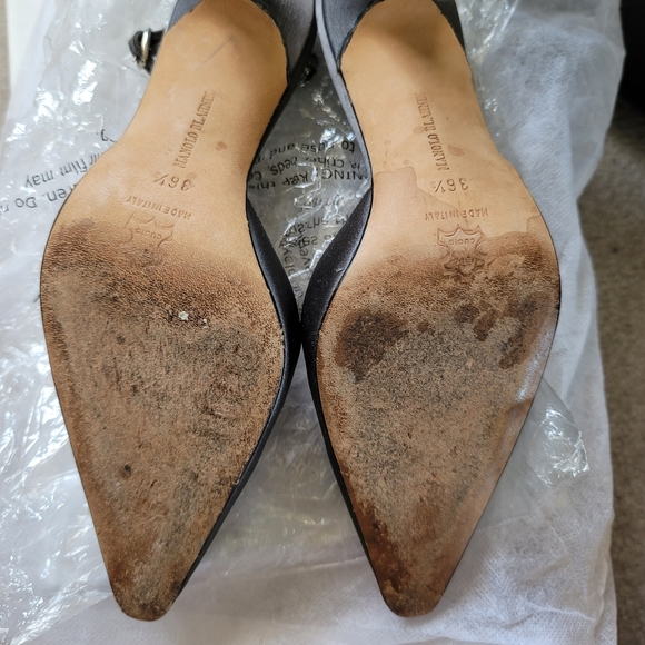 MANOLO BLAHNIK Grey Satin Crystal Embellished Pointed-Toe Heels - Picture 13 of 16